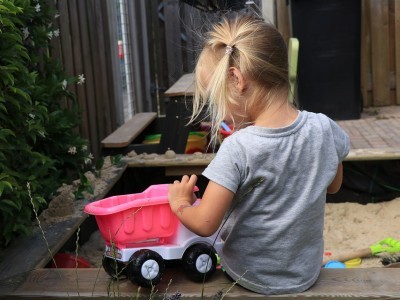 Песочница- лучшее место для игры